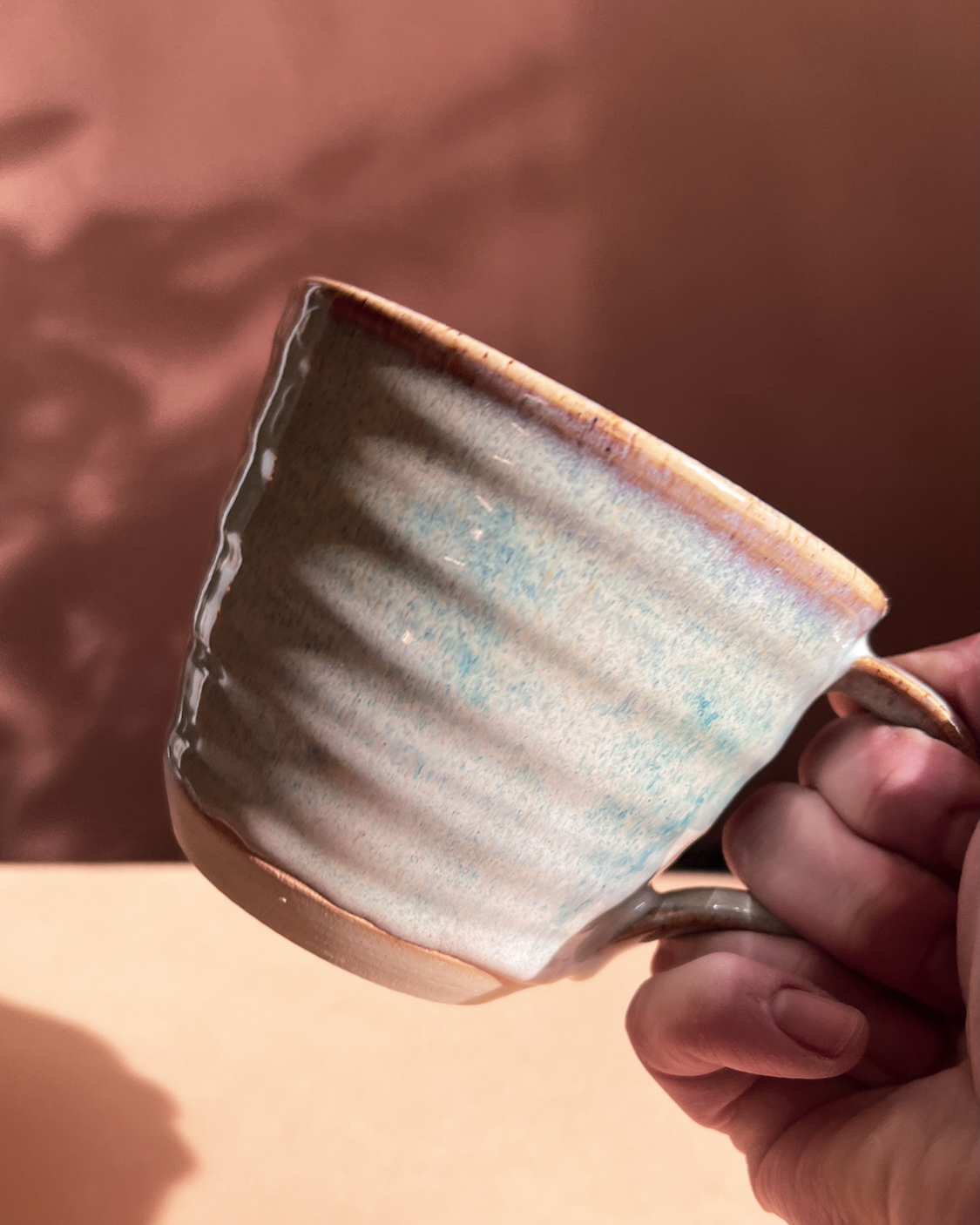 Grande tasse beige - vague de réconfort 6 Grande tasse beige - vague de réconfort – Image 6