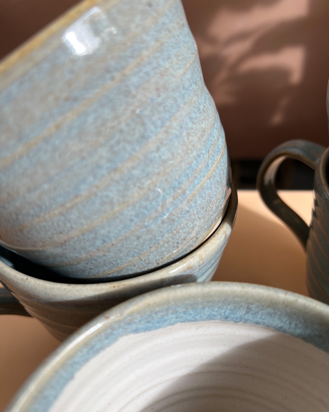 Grande tasse bleue belge - vague de réconfort 13 Grande tasse bleue belge - vague de réconfort – Image 13