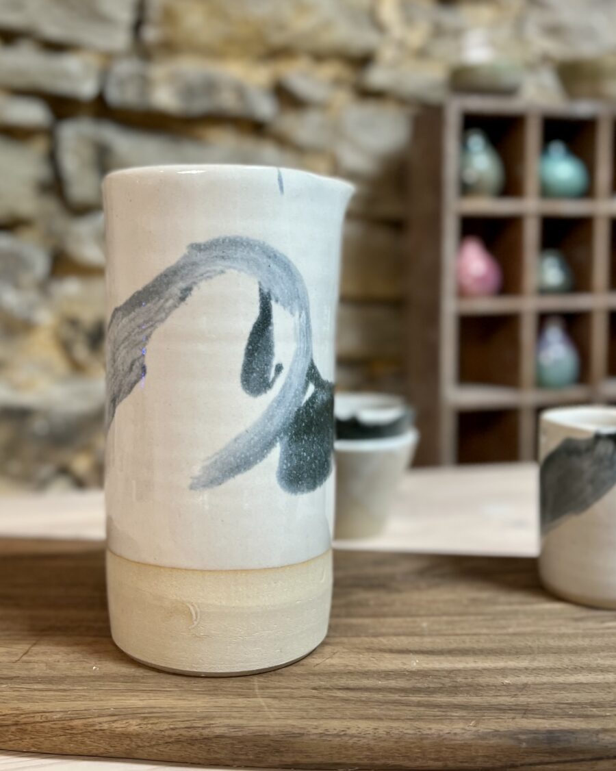 Vase noir et blanc 1