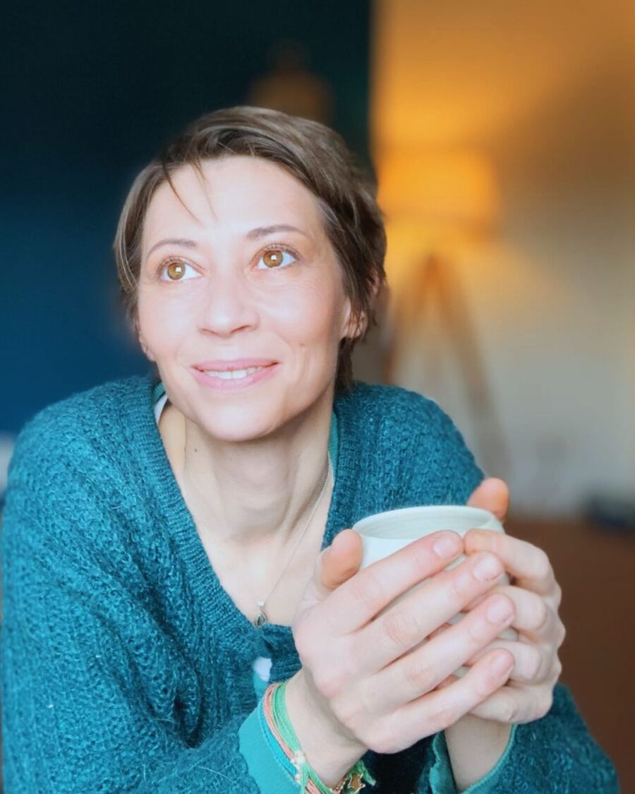 Amandine Charmant, céramiste belge en pause café